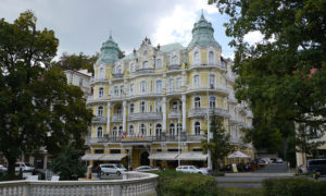 В Марианских Лазнях
